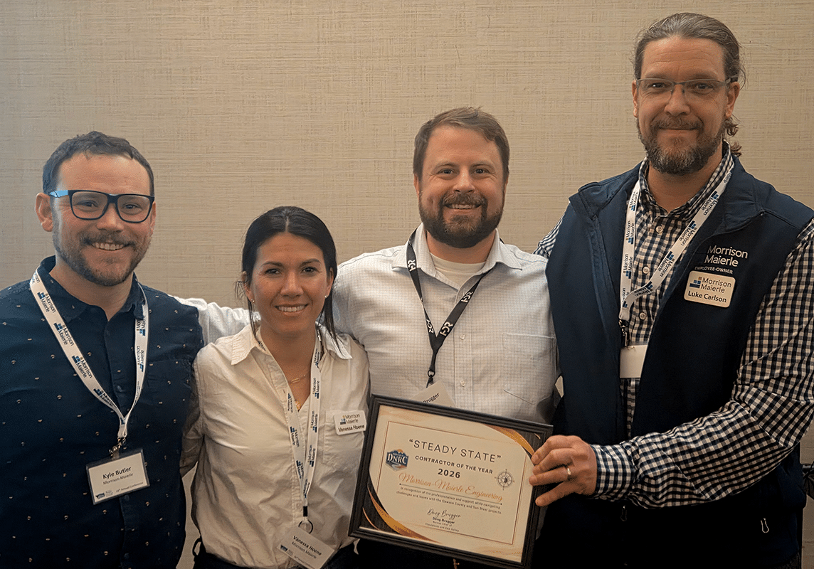 engineers receiving an award